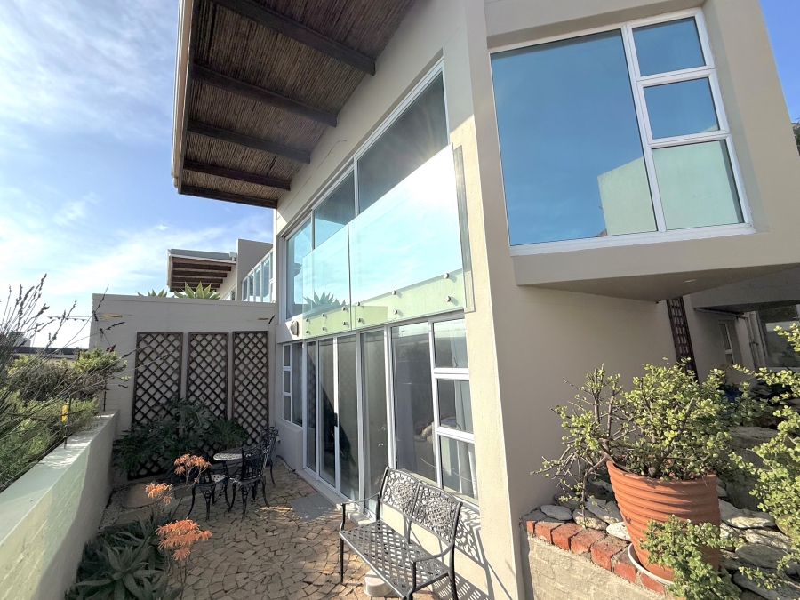 4 Bedroom Property for Sale in Van Riebeeckstrand Western Cape
